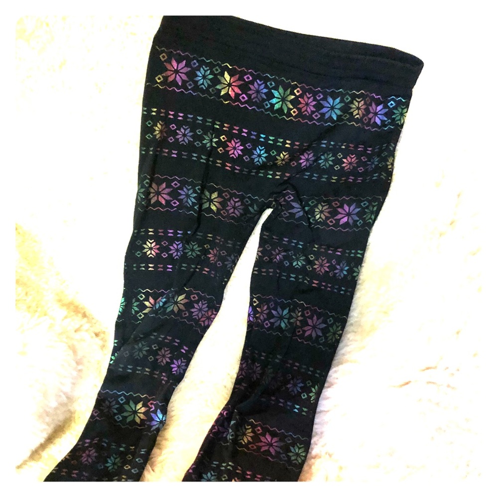 Fleece lined leggings w/iridescent snowflakes